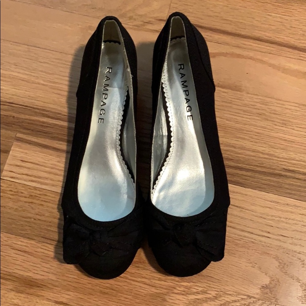 Black Wedges